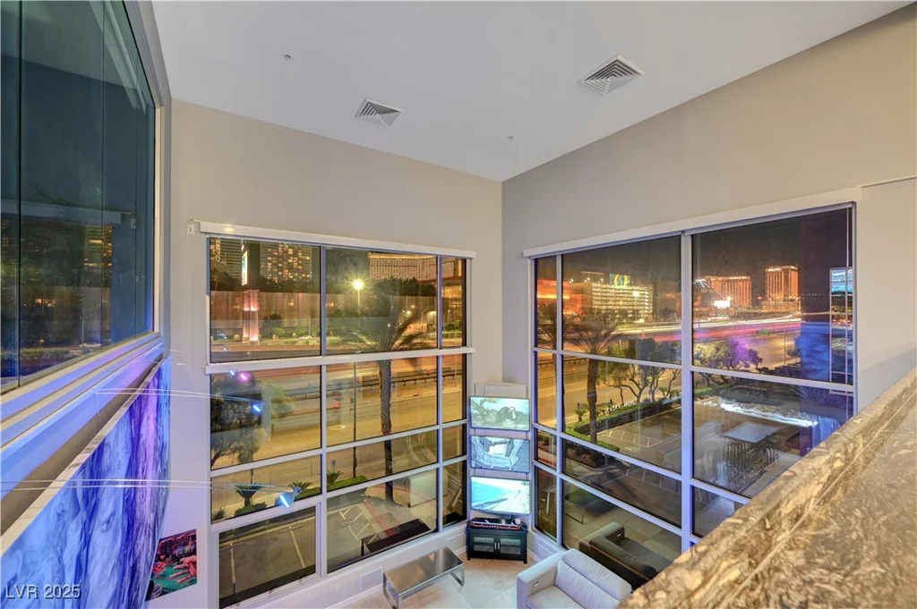 4515 Dean Martin, Las Vegas, NV 89103