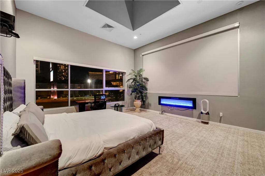 4515 Dean Martin, Las Vegas, NV 89103