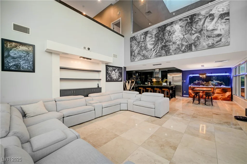 4515 Dean Martin, Las Vegas, NV 89103