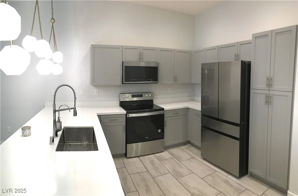 6450 Spring Jog, Las Vegas, NV 89166