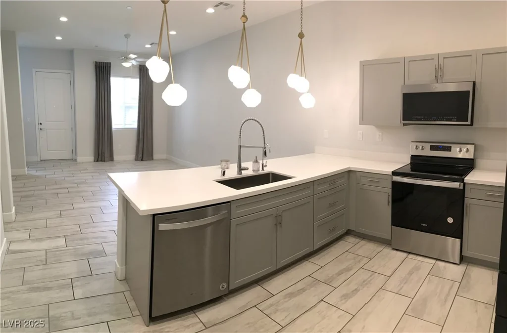 6450 Spring Jog, Las Vegas, NV 89166