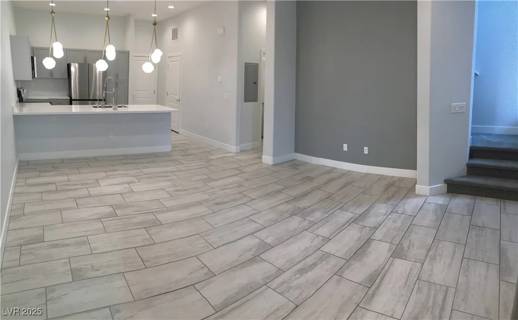 6450 Spring Jog, Las Vegas, NV 89166