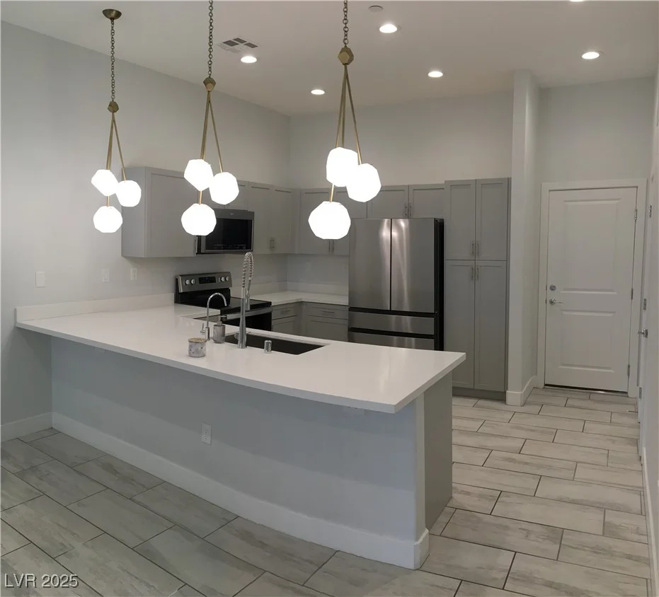 6450 Spring Jog, Las Vegas, NV 89166