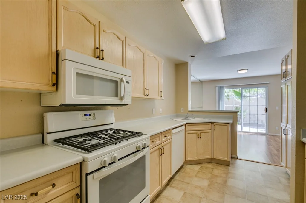 7732 Almeria, Las Vegas, NV 89128