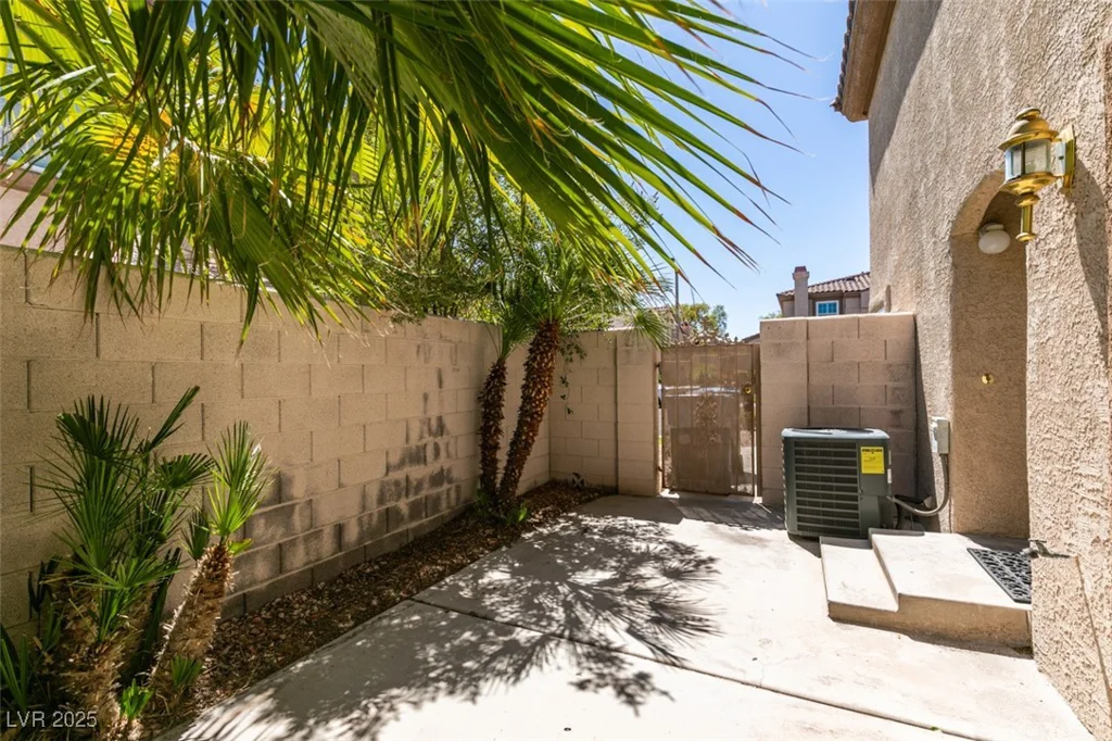 7732 Almeria, Las Vegas, NV 89128