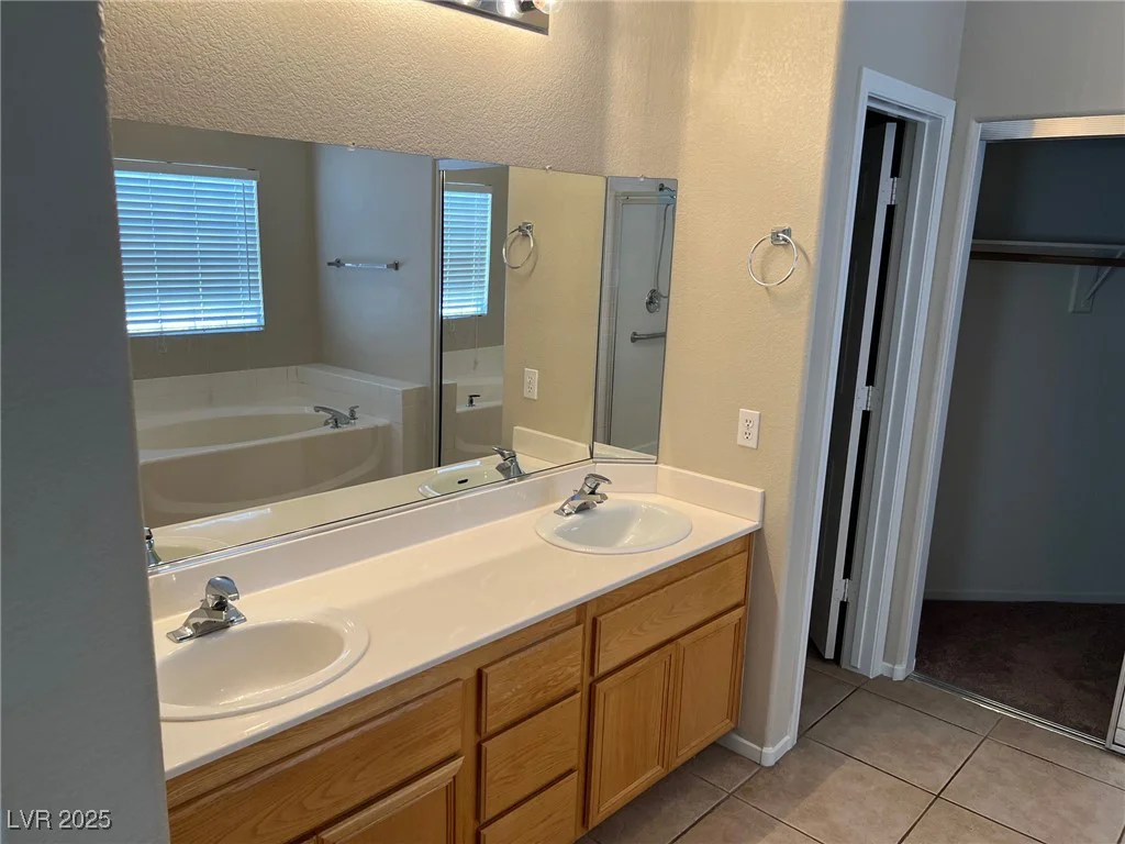 10195 Queensbury, Las Vegas, NV 89135