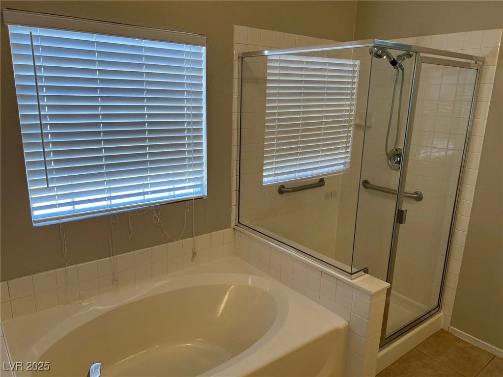 10195 Queensbury, Las Vegas, NV 89135