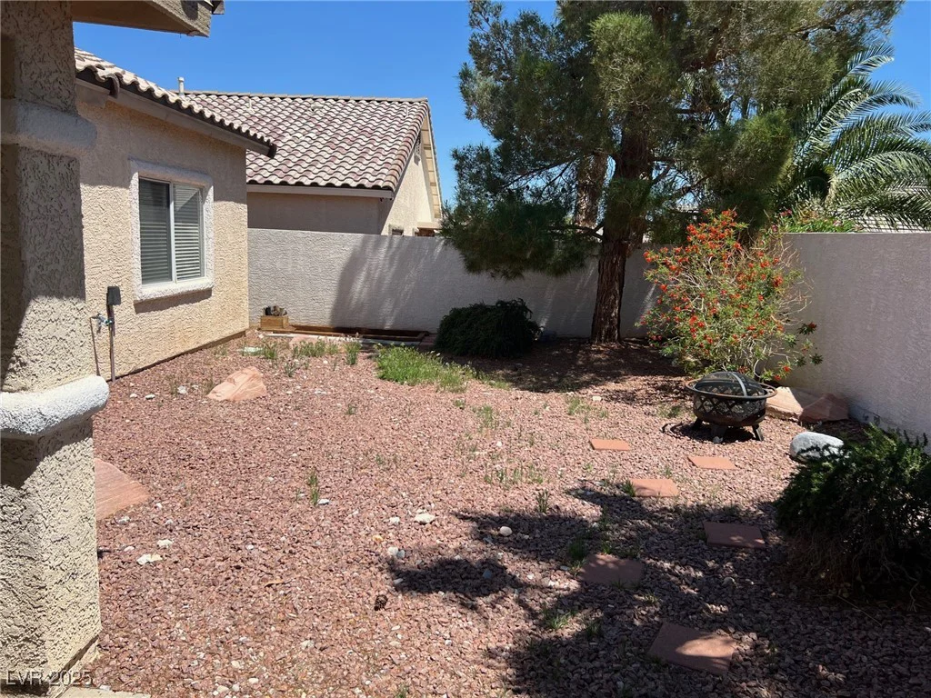 10195 Queensbury, Las Vegas, NV 89135