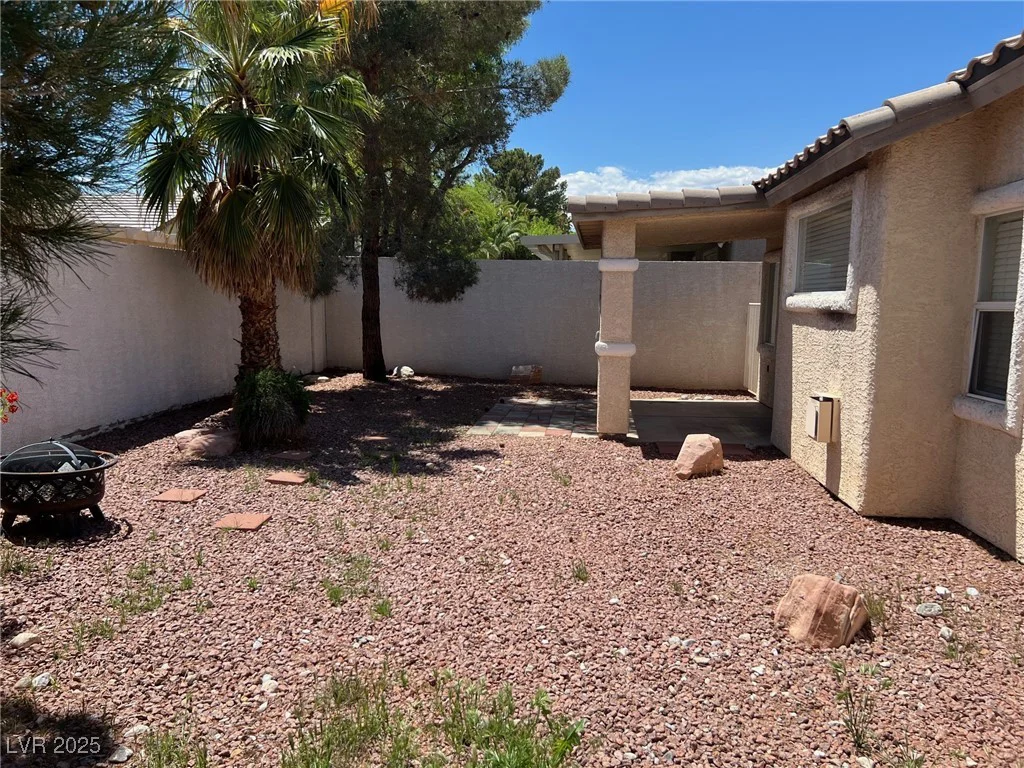 10195 Queensbury, Las Vegas, NV 89135