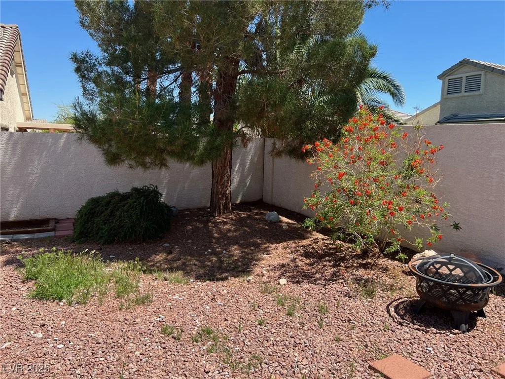 10195 Queensbury, Las Vegas, NV 89135