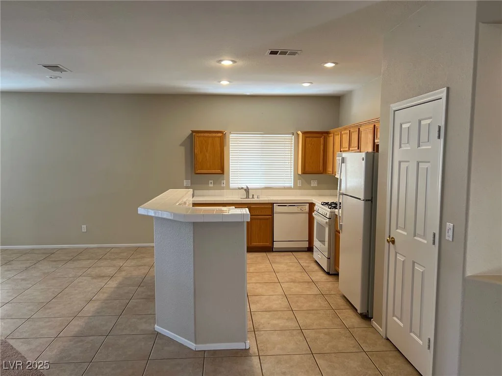 10195 Queensbury, Las Vegas, NV 89135