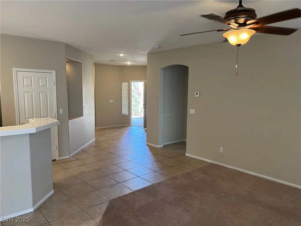 10195 Queensbury, Las Vegas, NV 89135