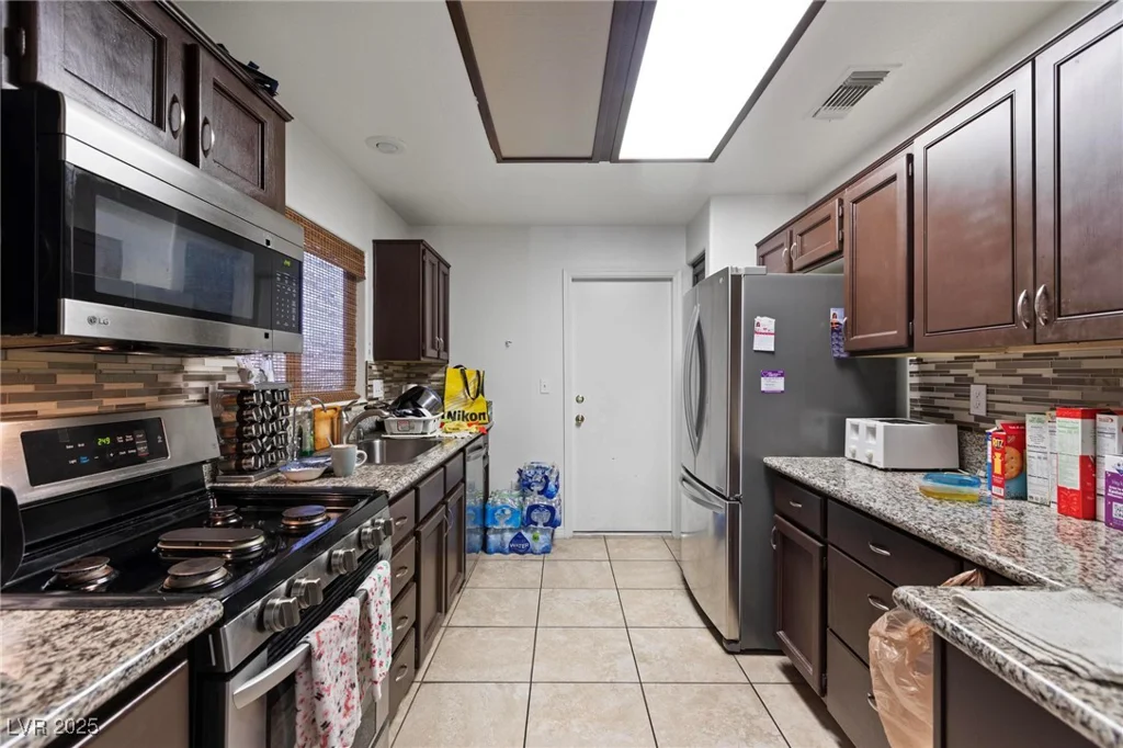 2231 Hallston, Las Vegas, NV 89134