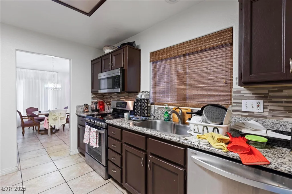 2231 Hallston, Las Vegas, NV 89134