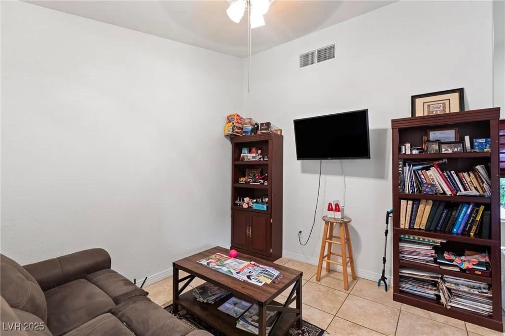 2231 Hallston, Las Vegas, NV 89134