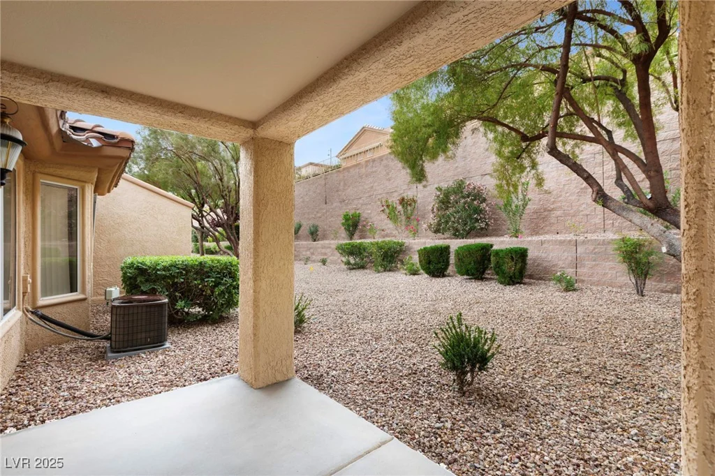 2231 Hallston, Las Vegas, NV 89134