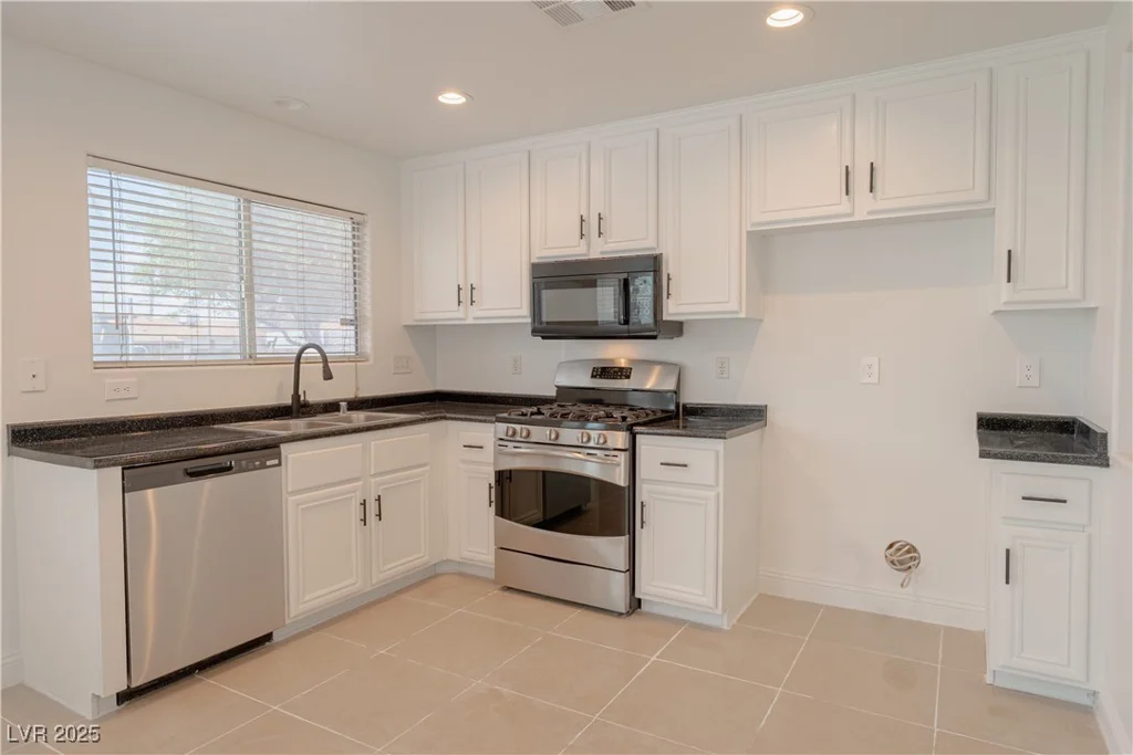 5001 Volcanic Rock, Las Vegas, NV 89122