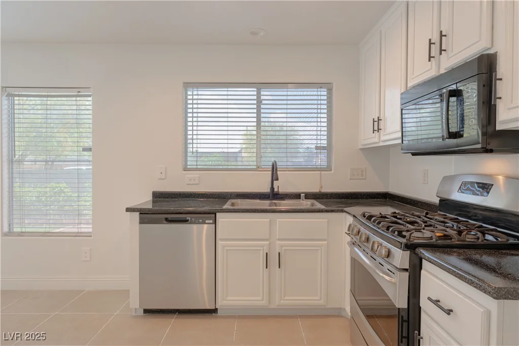 5001 Volcanic Rock, Las Vegas, NV 89122