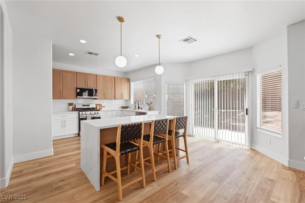9115 Weeping Hollow, Las Vegas, NV 89178