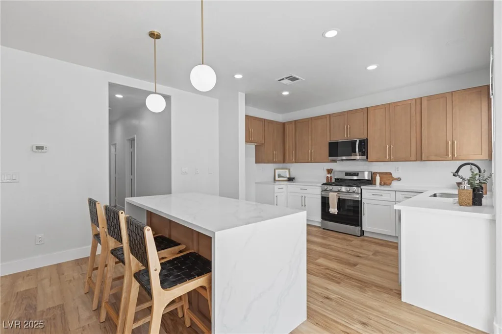 9115 Weeping Hollow, Las Vegas, NV 89178