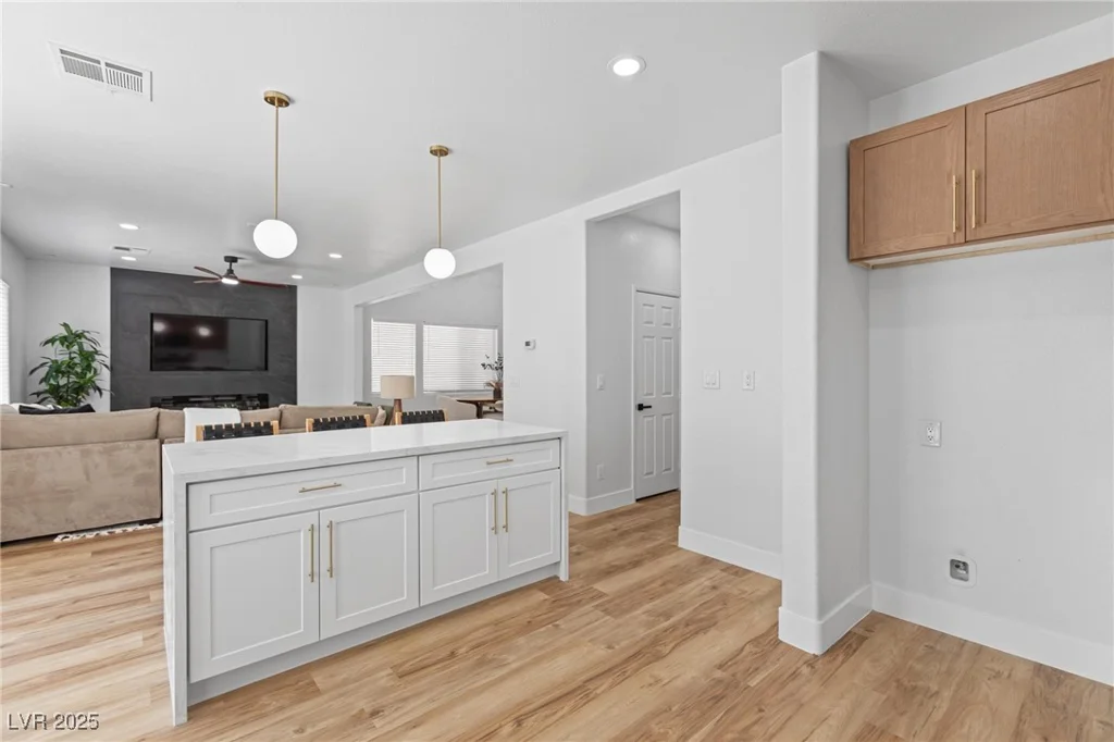 9115 Weeping Hollow, Las Vegas, NV 89178