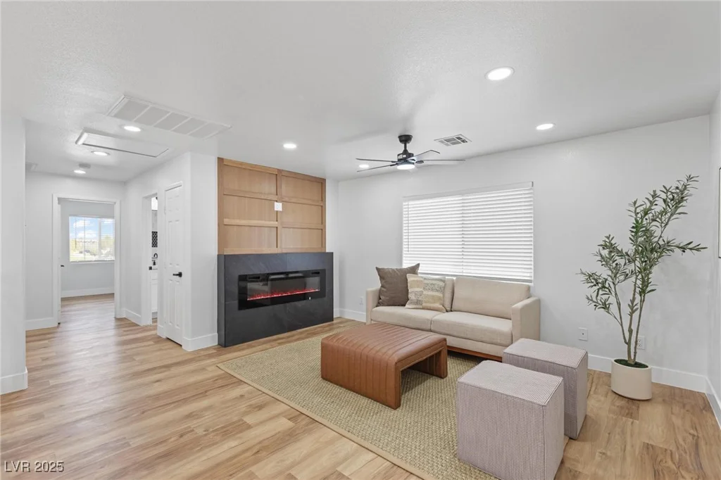 9115 Weeping Hollow, Las Vegas, NV 89178