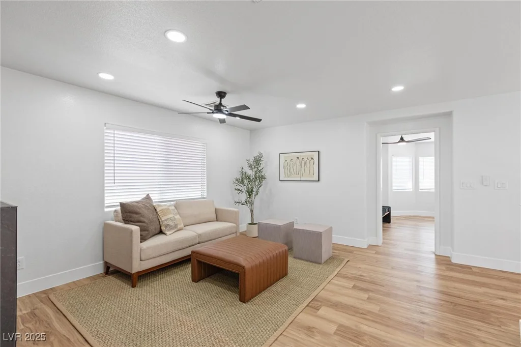 9115 Weeping Hollow, Las Vegas, NV 89178