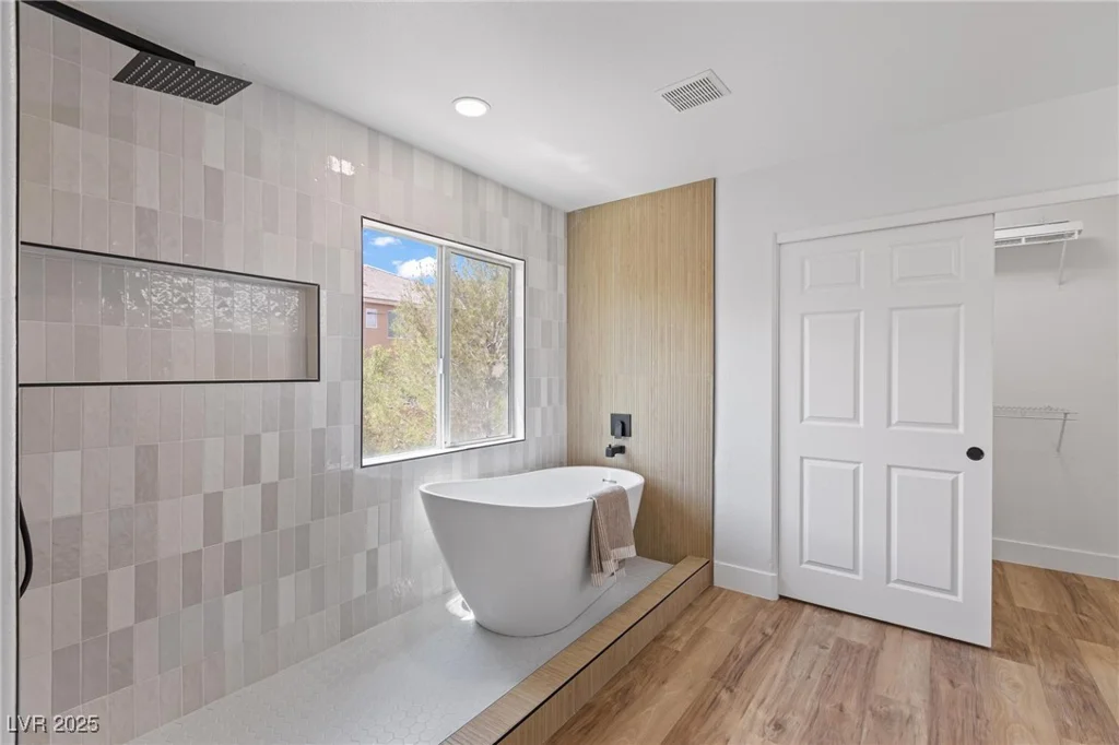 9115 Weeping Hollow, Las Vegas, NV 89178