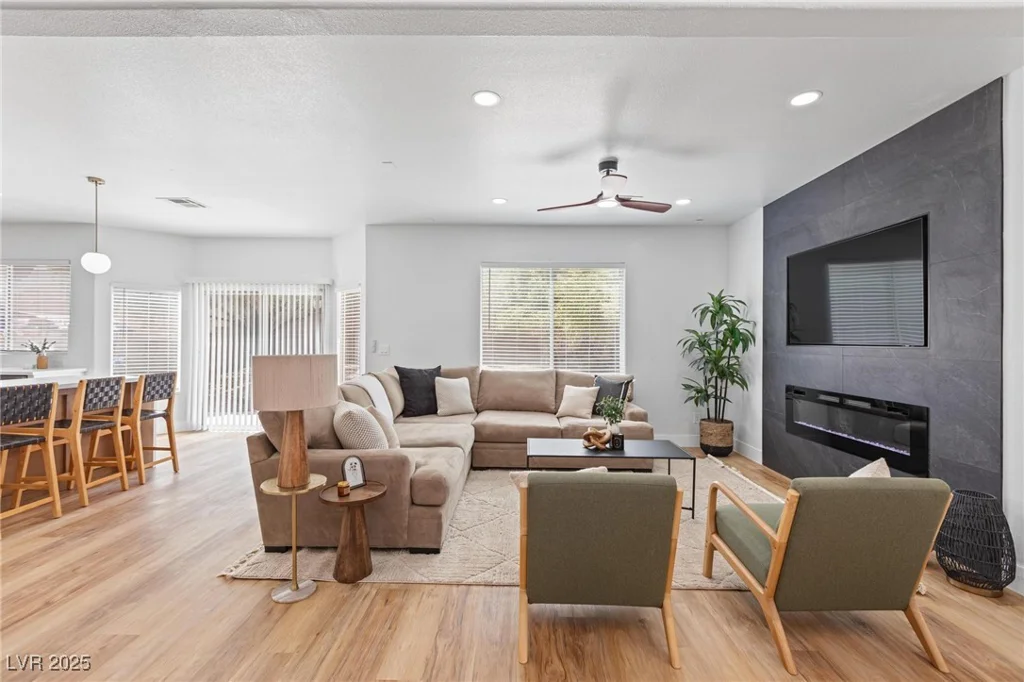 9115 Weeping Hollow, Las Vegas, NV 89178