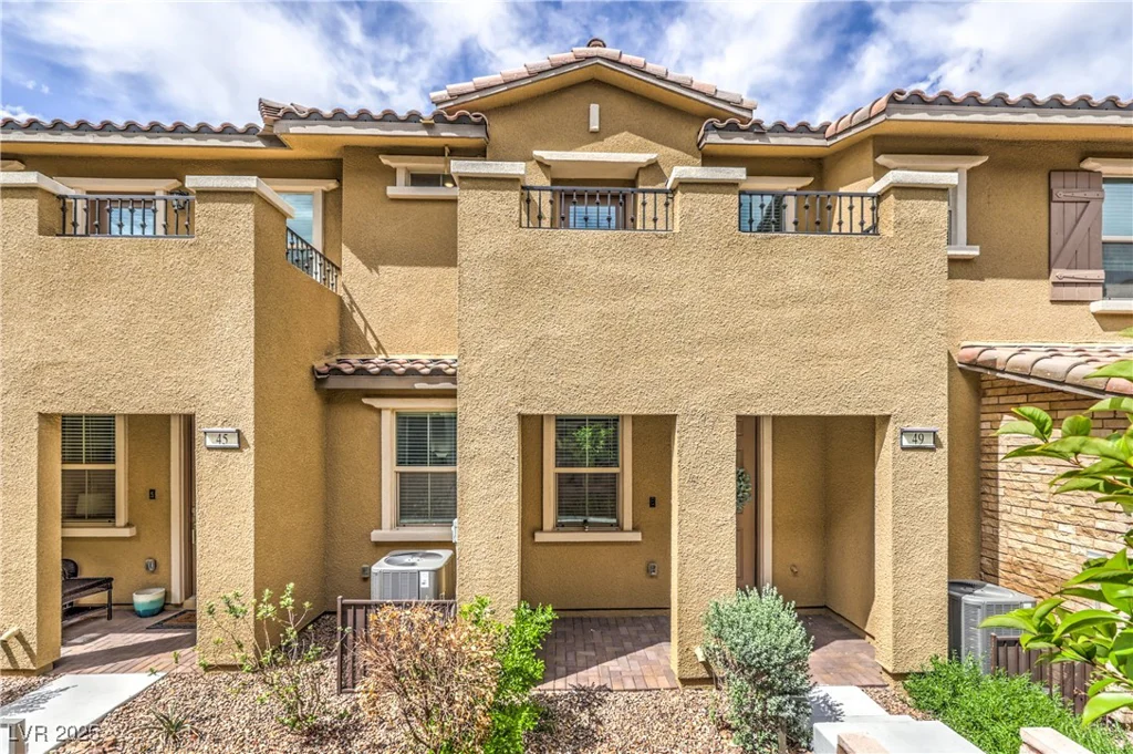 49 Alamere Falls, Las Vegas, NV 89138