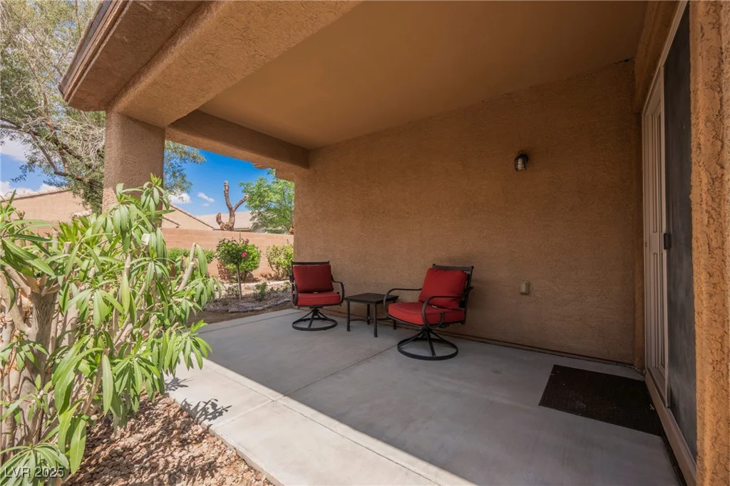 6737 Divers Loons, North Las Vegas, NV 89084