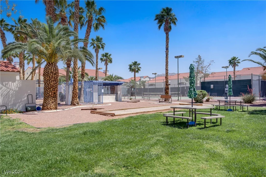 2725 Nellis, Las Vegas, NV 89121