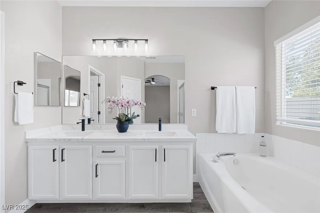 5213 Giallo Vista, North Las Vegas, NV 89031