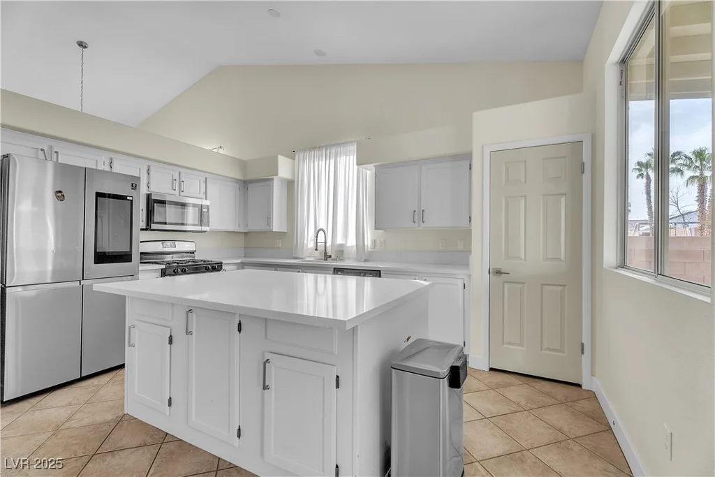 3713 Nairobi, North Las Vegas, NV 89032