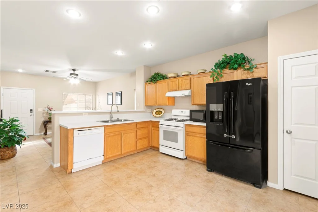 11135 Abbeyfield Rose, Henderson, NV 89052