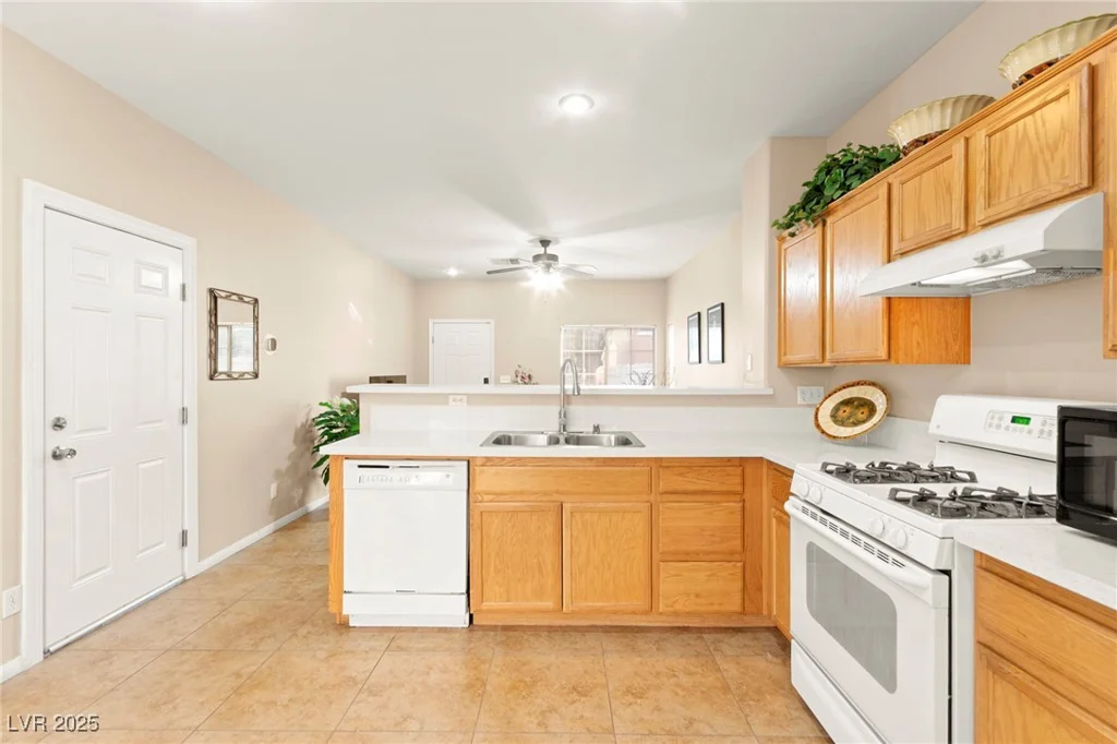 11135 Abbeyfield Rose, Henderson, NV 89052