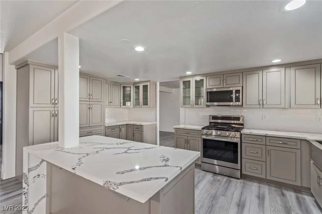 326 Fuente, Henderson, NV 89014