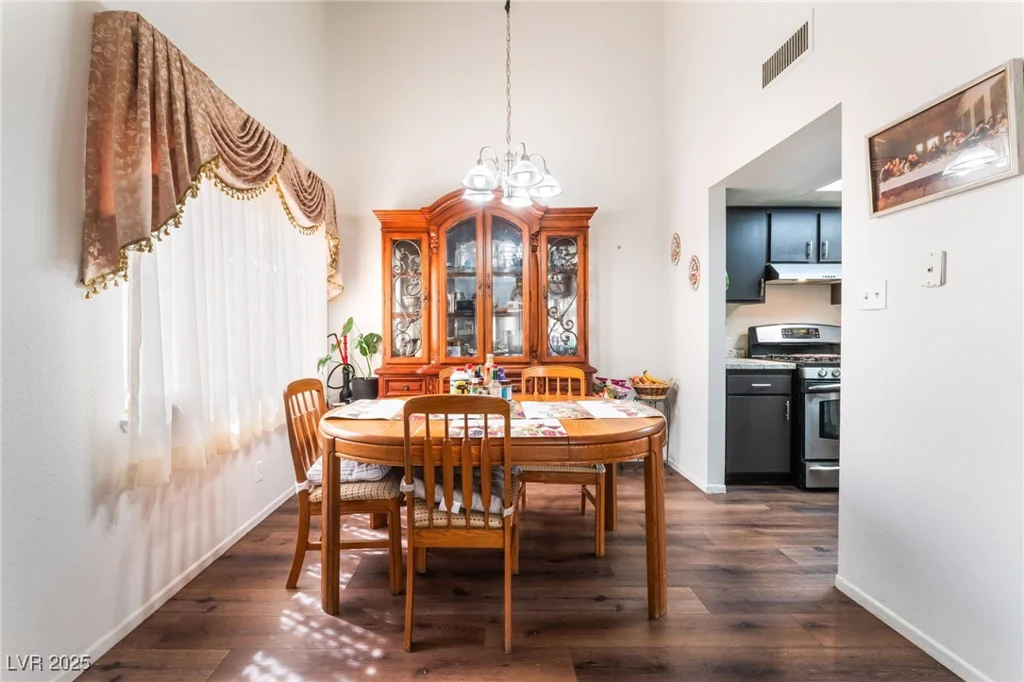 2261 Tall Pine, Las Vegas, NV 89108