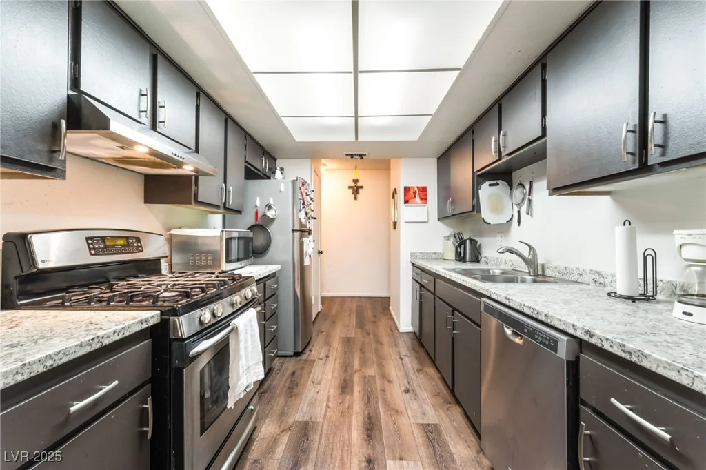 2261 Tall Pine, Las Vegas, NV 89108