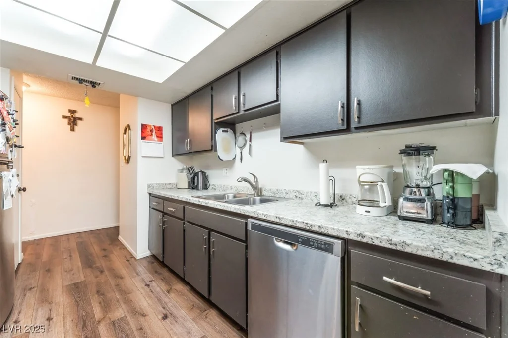 2261 Tall Pine, Las Vegas, NV 89108