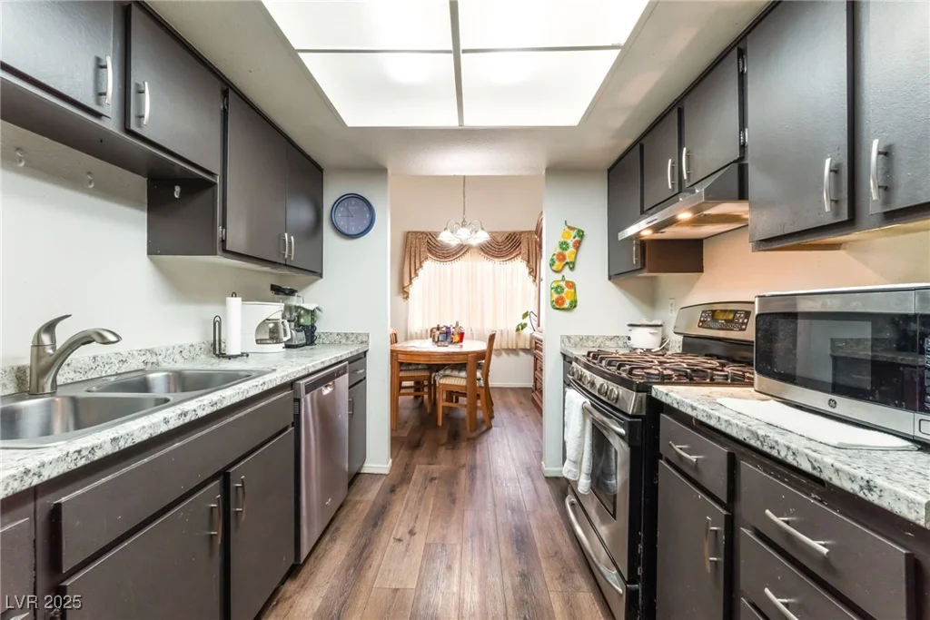 2261 Tall Pine, Las Vegas, NV 89108
