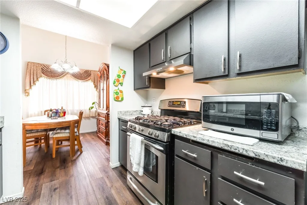 2261 Tall Pine, Las Vegas, NV 89108