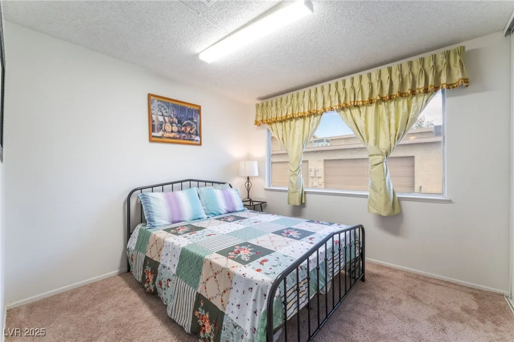 2261 Tall Pine, Las Vegas, NV 89108