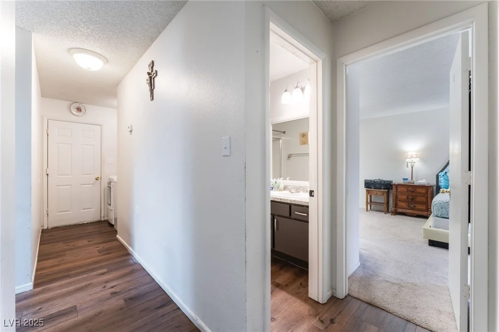 2261 Tall Pine, Las Vegas, NV 89108