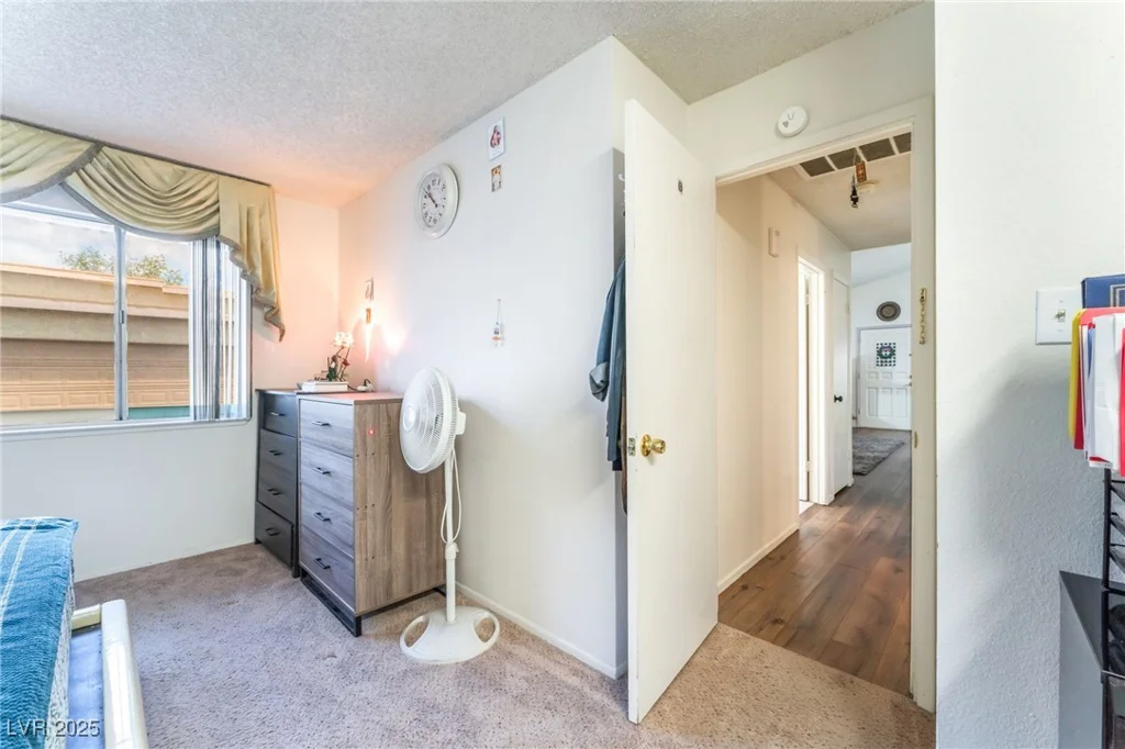 2261 Tall Pine, Las Vegas, NV 89108