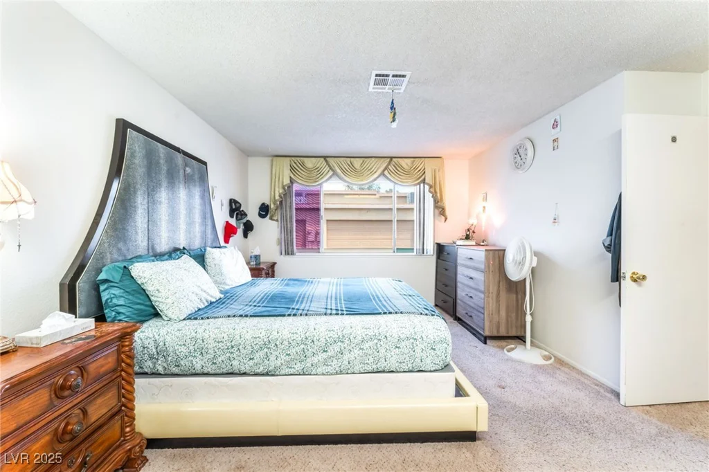 2261 Tall Pine, Las Vegas, NV 89108