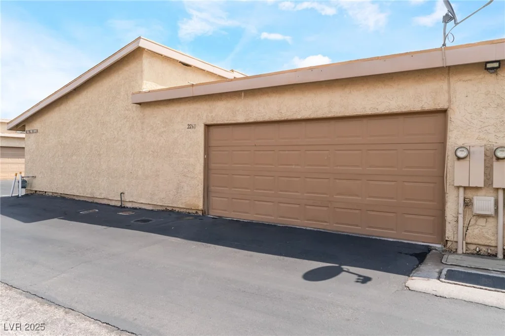 2261 Tall Pine, Las Vegas, NV 89108