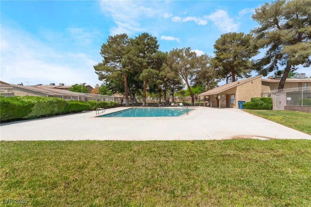 2261 Tall Pine, Las Vegas, NV 89108