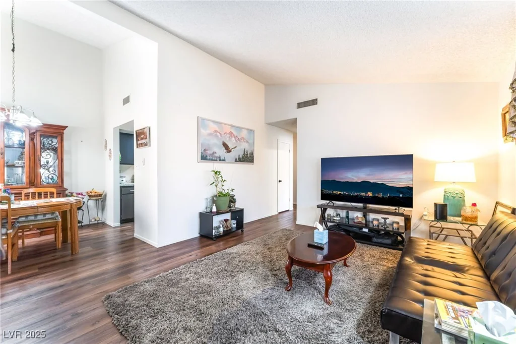 2261 Tall Pine, Las Vegas, NV 89108