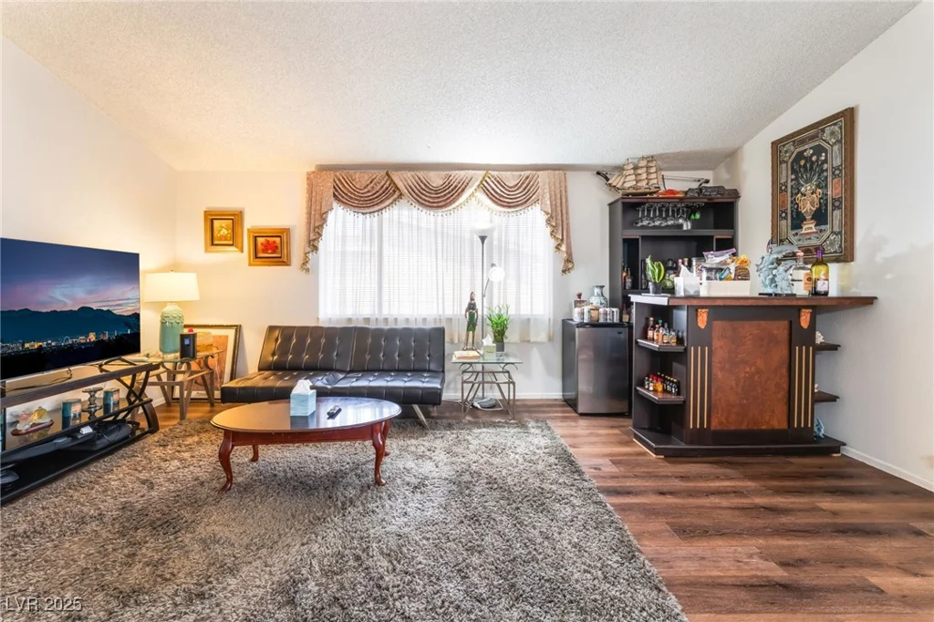 2261 Tall Pine, Las Vegas, NV 89108